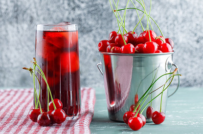 Компот из вишни: простые рецепты на зиму