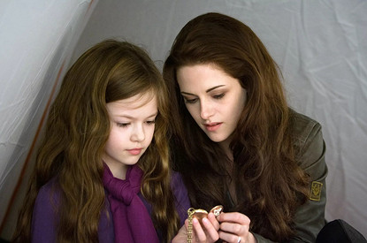 Как воспитывать дочерей, чтобы уберечь их от ошибок в отношениях: принципы от психолога