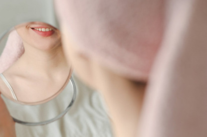 Дерматолог раскрыла ключевые принципы ухода за кожей для женщин старше 50 лет