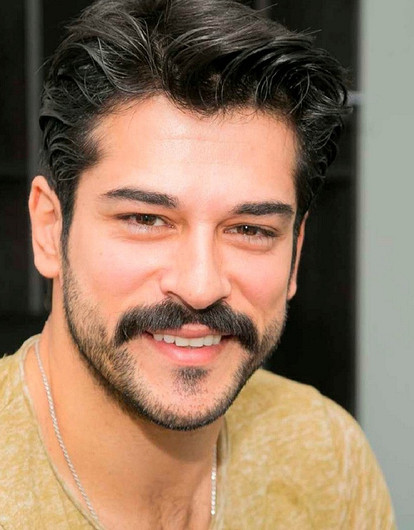 Звезда «Великолепного века» Бурак Озчивит дебютирует в российском кино