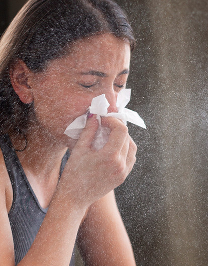 Приметы по часам: честная чихалка по времени на понедельник