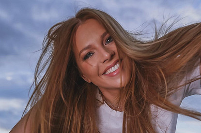 Певица Наталья Подольская продемонстрировала фигуру в откровенном наряде