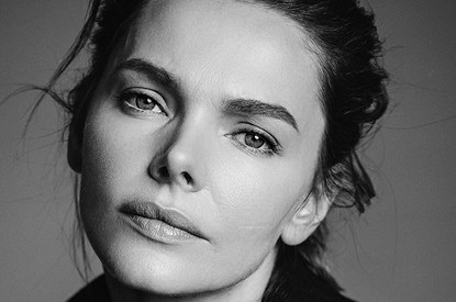 Актриса Елизавета Боярская поразила публику в прозрачном платье на закрытии кинофестиваля