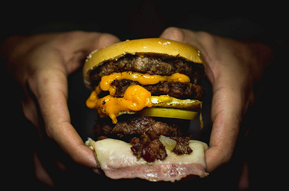 Диетолог рассказала, как справиться с ночным обжорством без вреда для фигуры