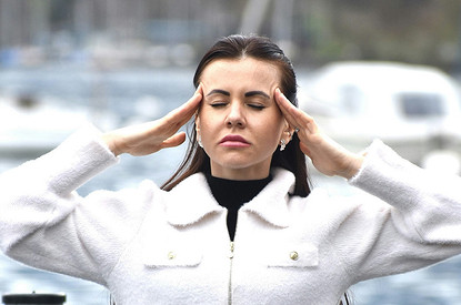 Как снять головную боль без лекарств: упражнения от мануального терапевта