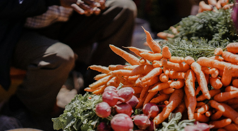 Гастроэнтеролог назвала девять продуктов, от которых изменится отражение в зеркале