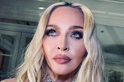 65-летняя Мадонна подтвердила новый роман серией откровенных фото