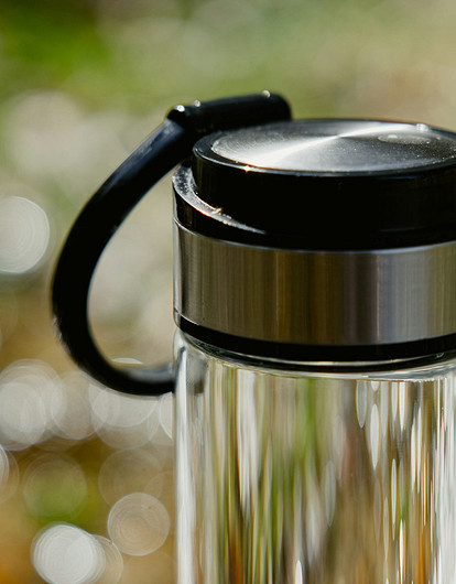 Гастроэнтеролог развеяла миф о вреде запивания еды водой