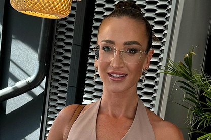 Ольга Бузова спровоцировала споры в Сети новыми фото в купальнике