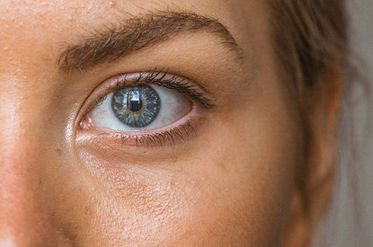 Офтальмолог рассказала, как правильно оказать помощь при попадании инородных тел в глаза