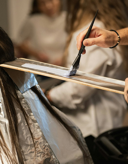 Дерматолог раскрыла, чем опасны современные краски для волос