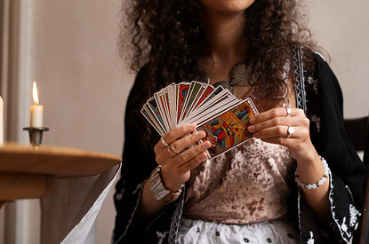 Значение карты Колесо Фортуны в Таро: толкования по разным сферам жизни