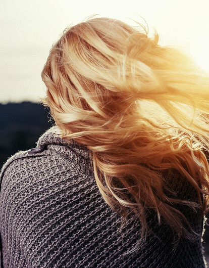 Трихолог назвала безопасный способ сушки волос