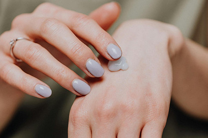 Дерматолог назвала распространенные ошибки при уходе за кожей