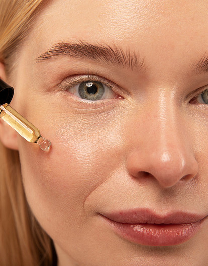 Как использовать сыворотку для лица: гид по уходу за кожей