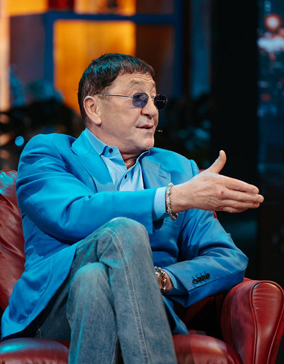 Григорий Лепс публично назвал 18-летнюю Аврору Кибу своей женой