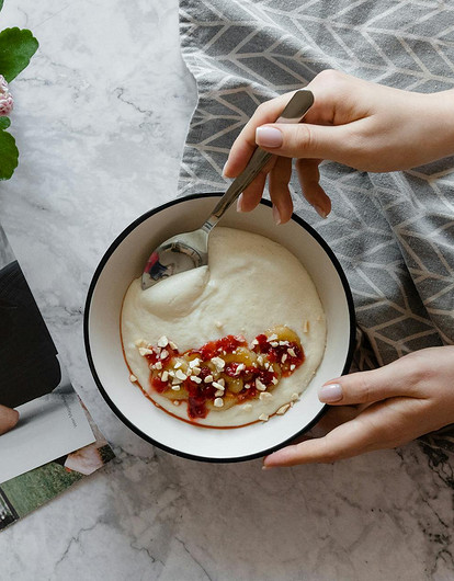 Диетолог объяснила, почему манная каша не подходит для завтрака