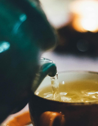 Диетологи объяснили, как зеленый чай способствует похудению