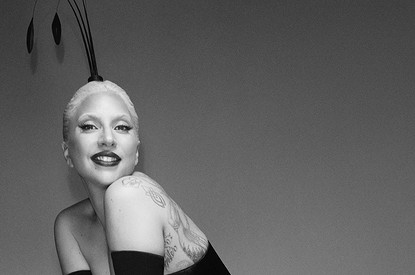 Поклонники заподозрили Леди Гагу в беременности