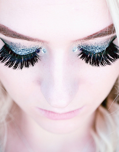 Как клеить накладные ресницы