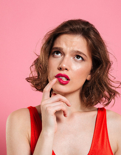 К чему горят губы: толкование приметы для женщин и мужчин