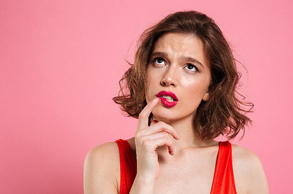 К чему горят губы: толкование приметы для женщин и мужчин