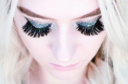 Как клеить накладные ресницы