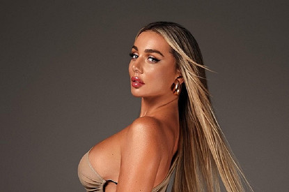 Анне Седоковой приписывают роман с женатым хоккеистом