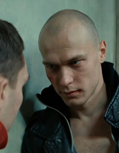 Таро-прогноз на будущее Юры Борисова: уедет ли из России и насколько зависим от жены