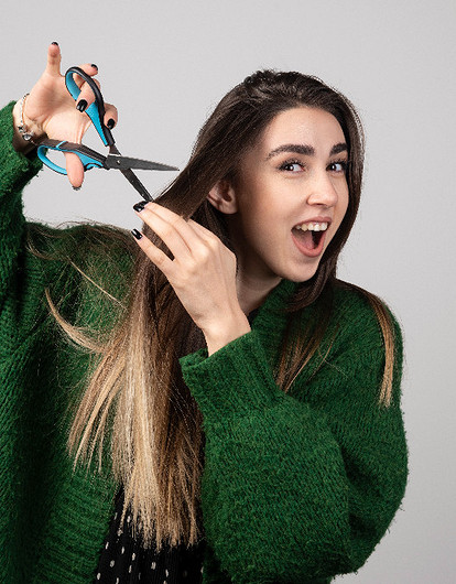 Лунный календарь стрижек на февраль 2025 года: лучшие и худшие дни для смены имиджа