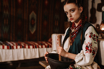 Гадания на святки и Рождество: на зеркале, бумаге, воске, кольце и не только