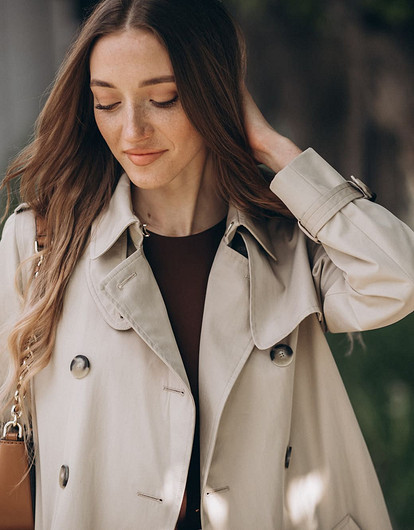 Образы с тренчем: как носить классику так, чтобы тебя заметили