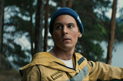 Это вообще бессмысленно: Иван Янковский высказался о частых сравнениях со знаменитым дедом