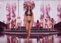 Состоялось шоу Victorias Secret 2025: самые яркие выходы от Ирины Шейк, сестер Хадид и других
