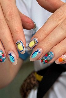 Тренды маникюра 2026: «эмалированные» ногти, пирсинг и не только