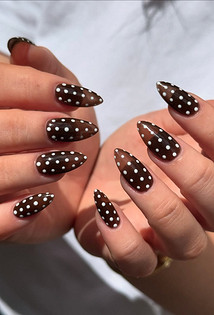 Тренды маникюра 2026: «эмалированные» ногти, пирсинг и не только