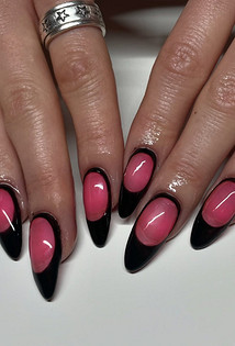 Тренды маникюра 2026: «эмалированные» ногти, пирсинг и не только