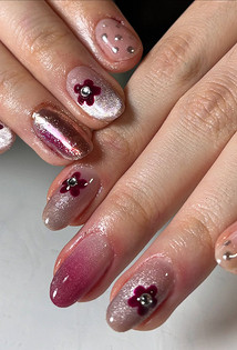 Тренды маникюра 2026: «эмалированные» ногти, пирсинг и не только