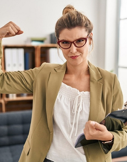 Женщины, которые не могут сказать «я заболела»: истории тех, от кого зависят другие