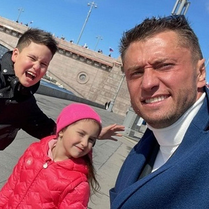 Отбирать ребенка Павел не намерен: адвокат Прилучного рассказала, зачем он подал иск в суд