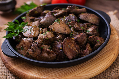 Что приготовить из куриной печени: 14 вкусных и полезных блюд