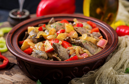 Что приготовить из куриной печени: 14 вкусных и полезных блюд