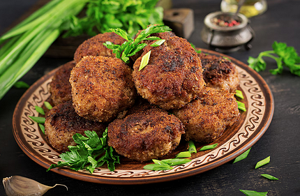 Что приготовить из куриной печени: 14 вкусных и полезных блюд