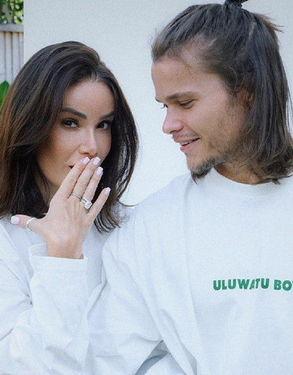 Айза выходит замуж в третий раз