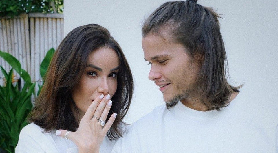 Айза выходит замуж в третий раз Айза выходит замуж в третий раз