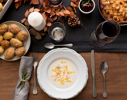 Красивая сервировка стола: правила и идеи оформления