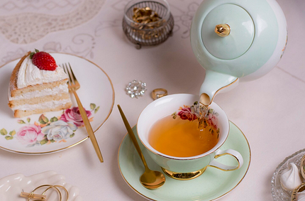 Красивая сервировка стола: правила и идеи оформления