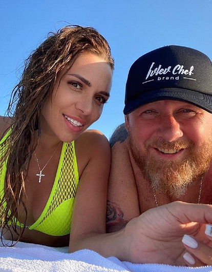 Константин Ивлев расстался с молодой женой