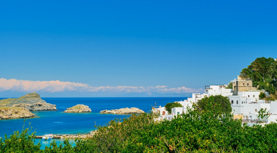 Куда можно поехать на море в 2025 году: 12 лучших направлений в России и не только