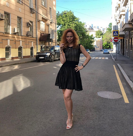 Даже если у женщины нет морщин на лице, видно, сколько ей лет: Елена Захарова высказалась о пластике